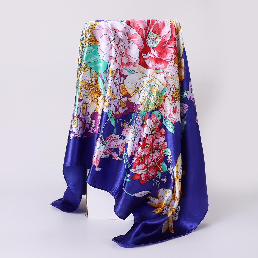 Høykvalitets luksuriøst silkeskjerf pannebånd Skjerf Halsskjerf For kvinner Kjede Silkeskjerf Dekorativt sjal for kvinner