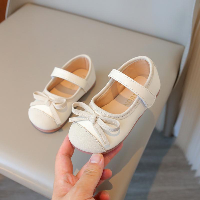 

Кожаные туфли для девочек, весна и осень, новые туфли принцессы на мягкой подошве для маленьких девочек 26-30 5 pairs of whole hand