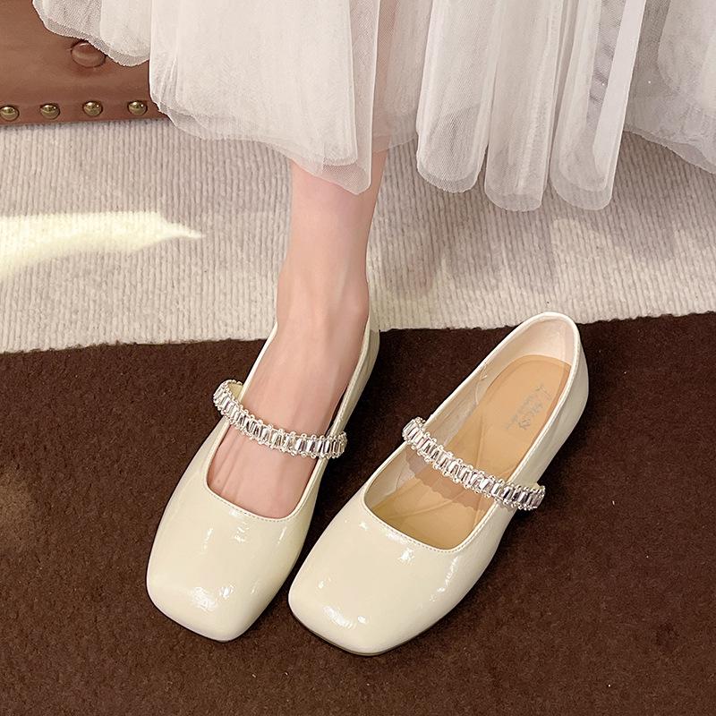 2025 Spring and Autumn New Fashion Versatile Small Leather Shoes French Fairy Feng Shui Diamond Mary Jane Shoes Shallow Mouth Flat Bottom