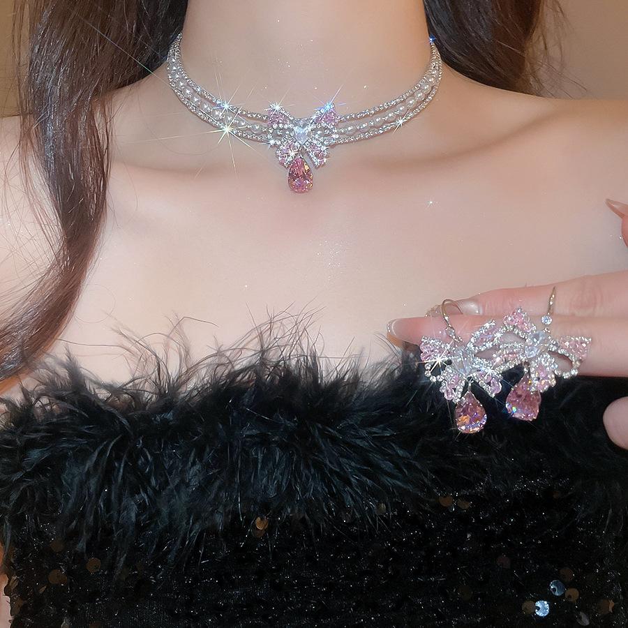 Collana Zircone Nodo a Farfalla Goccia d'Acqua: Elegante Catena per Clavicola - Accessorio Versatile per Donne