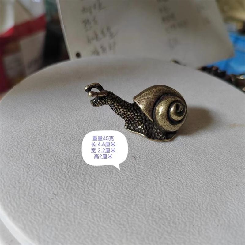 Distressed Finish Miniature Snail Figurine Handmade Alloy Art Decors For Teas Pet Desk Accessories Home Decoration Gift