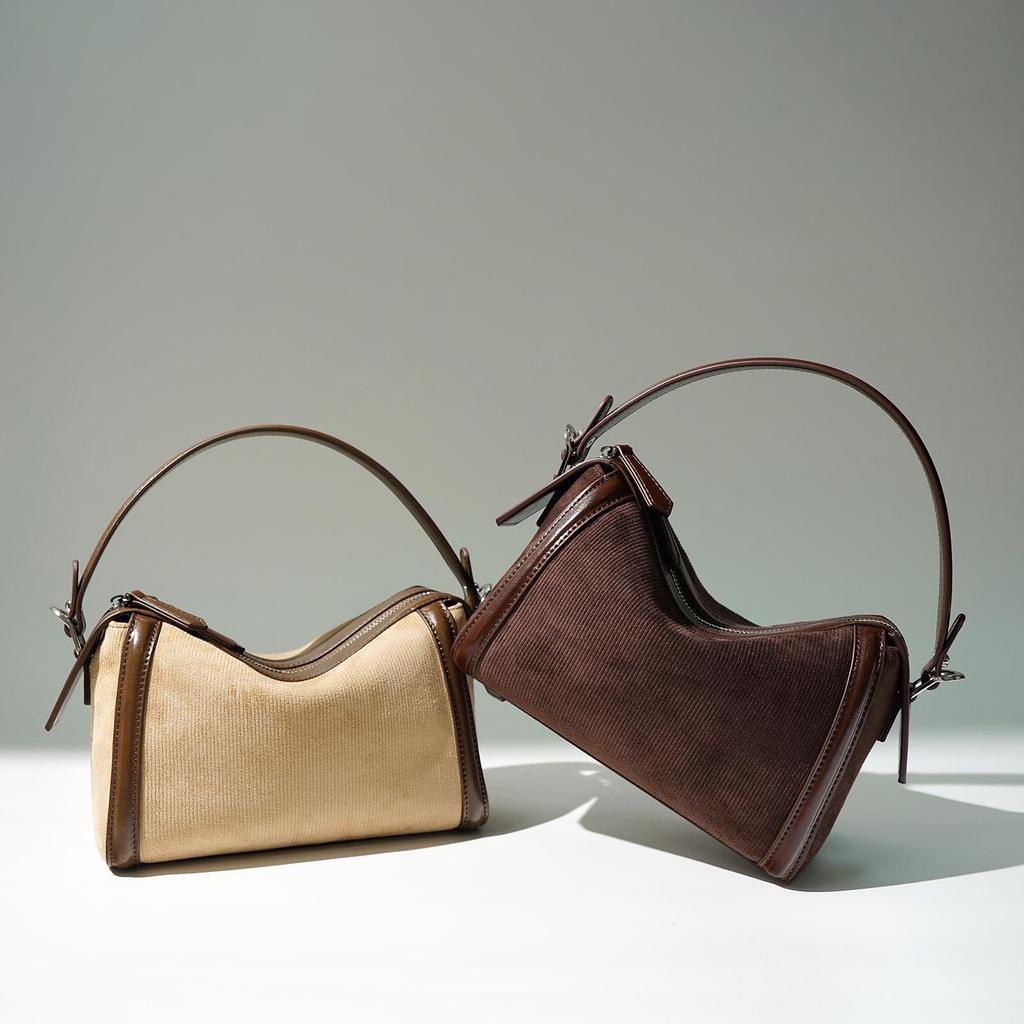 2025 Simple Textured Cowhide Boston Crossbody Bag with Niche Design