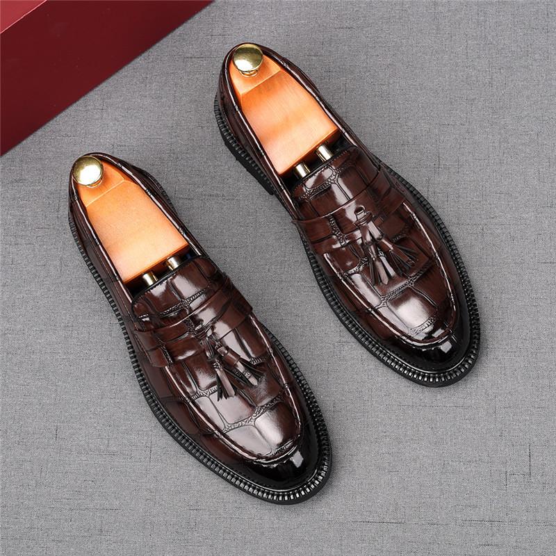 Fashion Fashion New Men's Slip On Loafers Pointed Alligator Pattern Leather Dress Shoes Male Designer Homecoming Wedding Footwear
