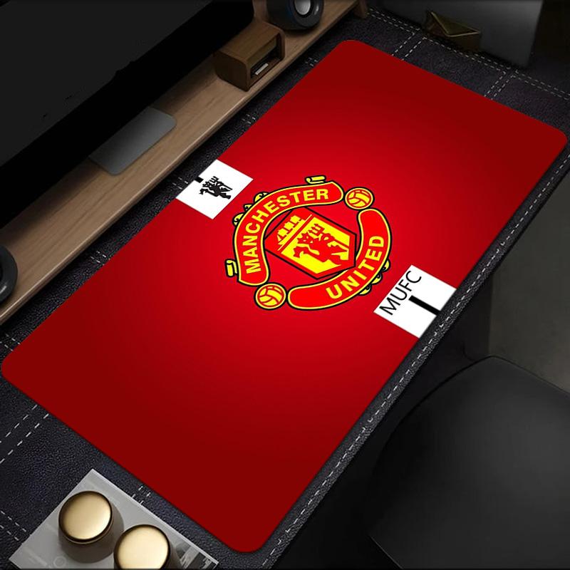 Tappetino per mouse con stemma del Manchester United, base in gomma, tappetino da scrivania per esports, tappetino per mouse per giocatori e uso in ufficio, scrivania da gioco, tappetino facile da pulire