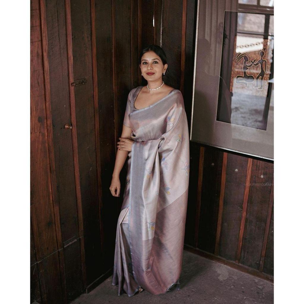 This Beautiful Saree Is Elegantly Decorated with Gorgeous Solid Jacquard Weave That Gives a Perfect Look To the Outfit.