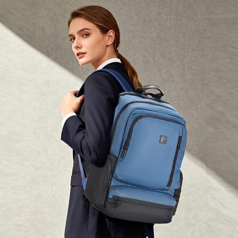 

TRAVEL BLUE Signature Laptop Backpack