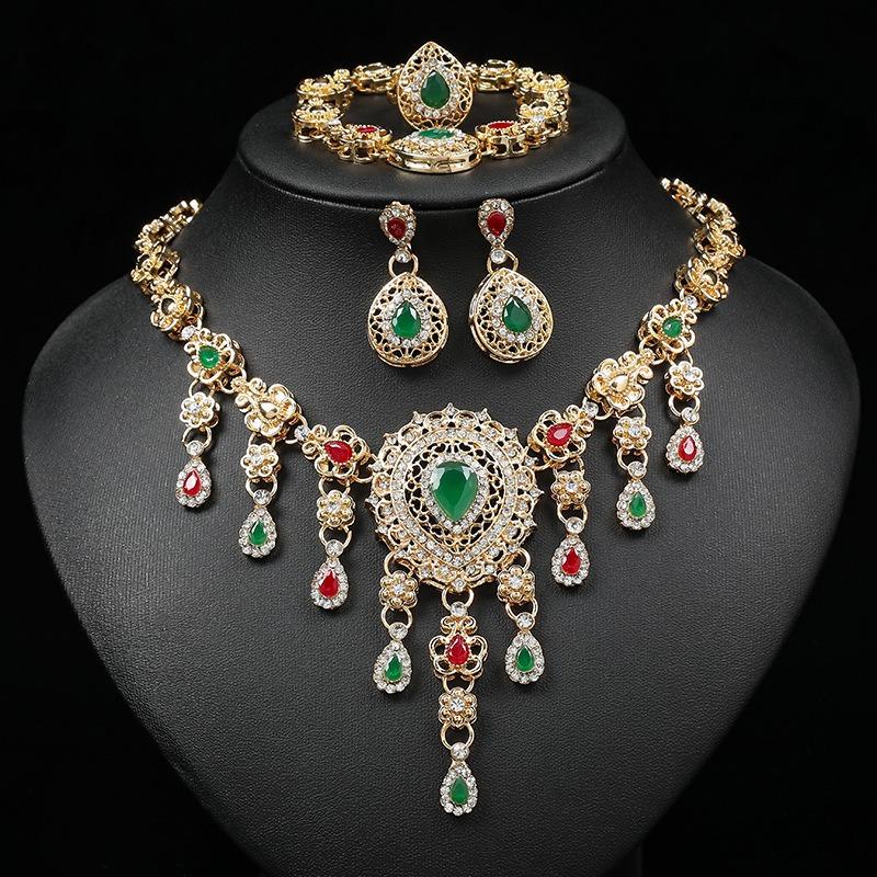4pcs Of Water Droplet Inlaid Palace Style Necklace Earrings Bracelet Set High-end Luxury Women's Wedding Party Accessories