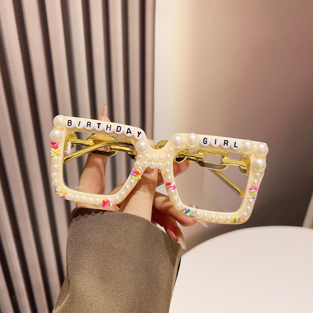 Occhiali da Sole Quadrati Vintage di Lusso con Montatura Grande Perle Donna Ragazza Compleanno Punk Popolari Oversize Carini Rosa