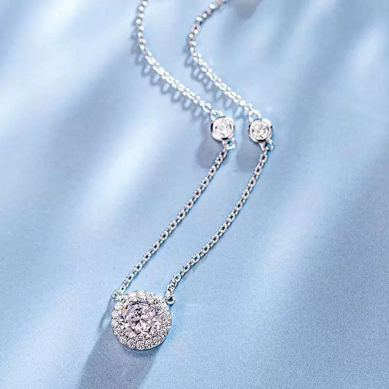 High-End Zircon Star Pendant Necklace for Women - Elegant, Simple Design
