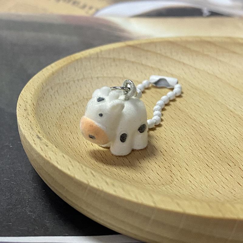 

Resin Mini 3D Cow Pig Caterpillar Animal Keychains For Friend Gift Cute Fluffy Kitty Pendant Bag Earphone Case Key Ring Jewelry