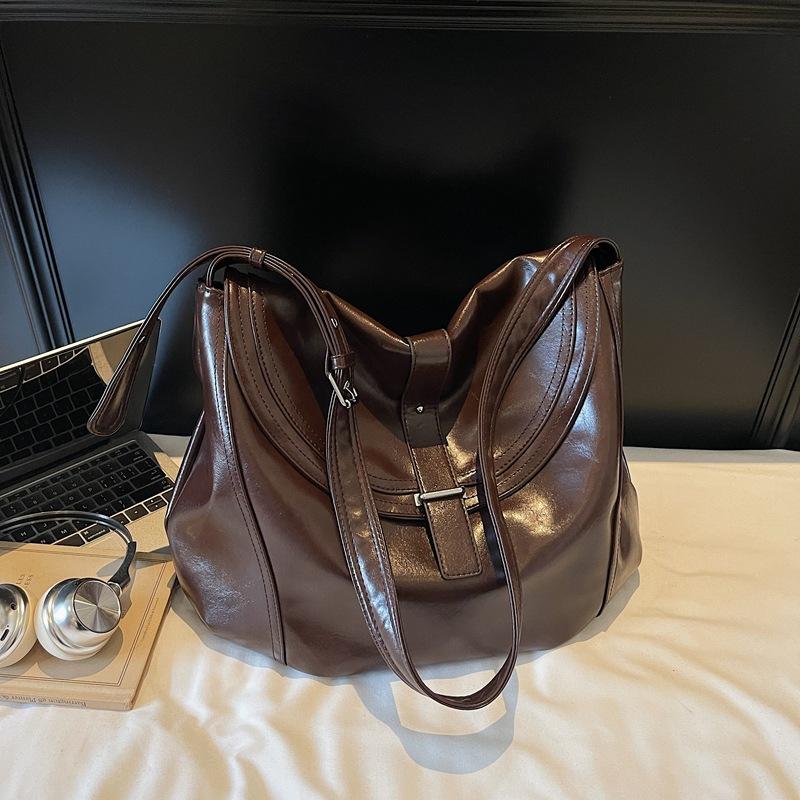 Retro Niche Underarm Bag Women 2025 New Trendy Korean Niche Dumpling Bag Large Capacity Messenger Bag Saddle Bag