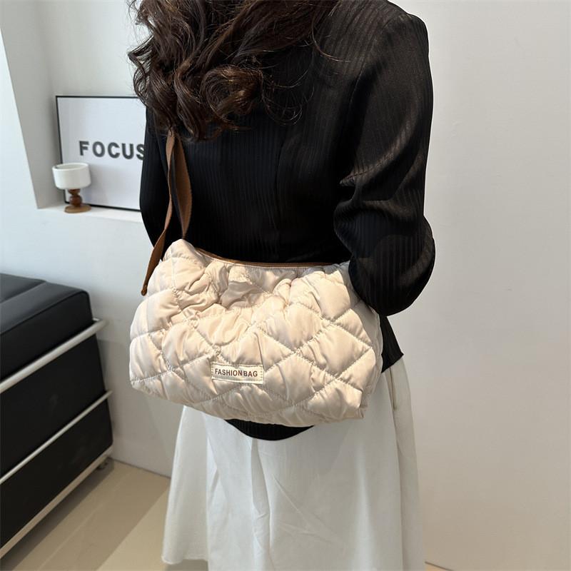 Trendy Vintage Inspired Diamond Textured Handbag Versatile Everyday Tote Bag For Casual Outfits