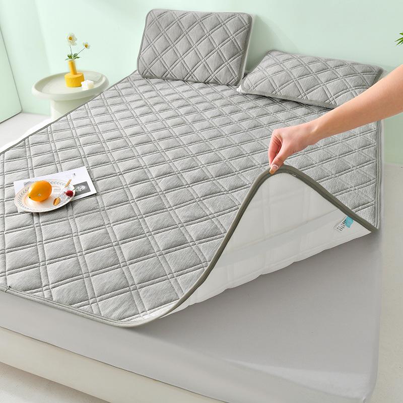 Breathable Cooling Mattress Mat - Soft, Machine Washable Summer Bedding (1.5m/1.8m)