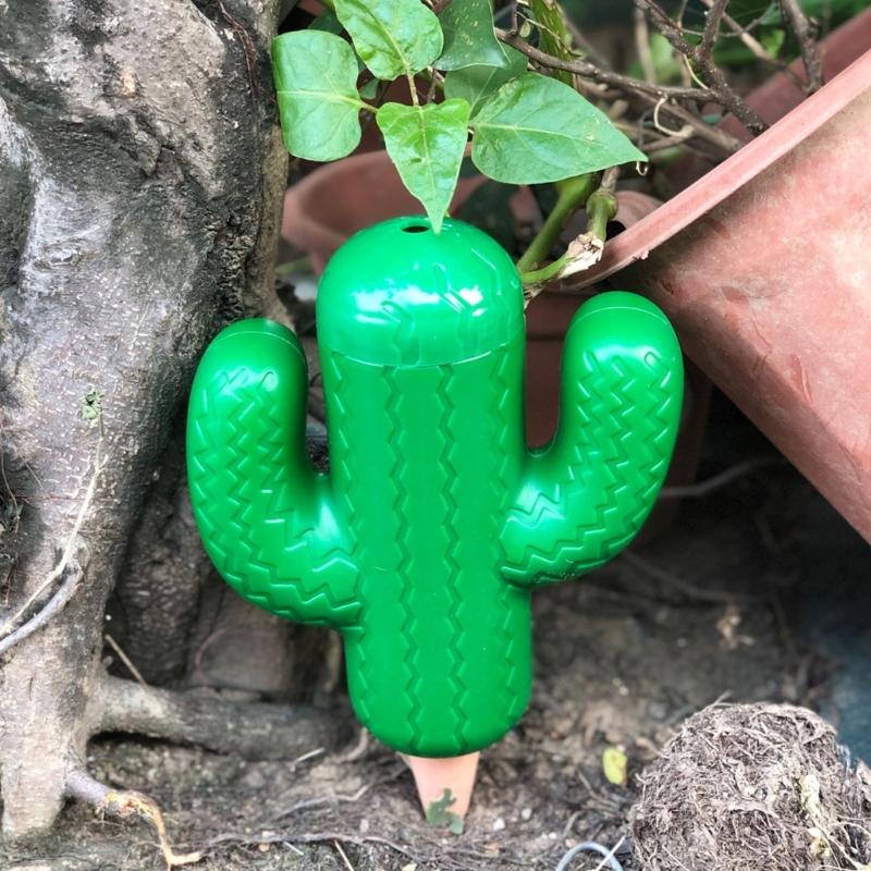 Plastic Auto Watering Spikes Cactus Terracotta Auto Watering Stakes for Garden Pots and Houseplants