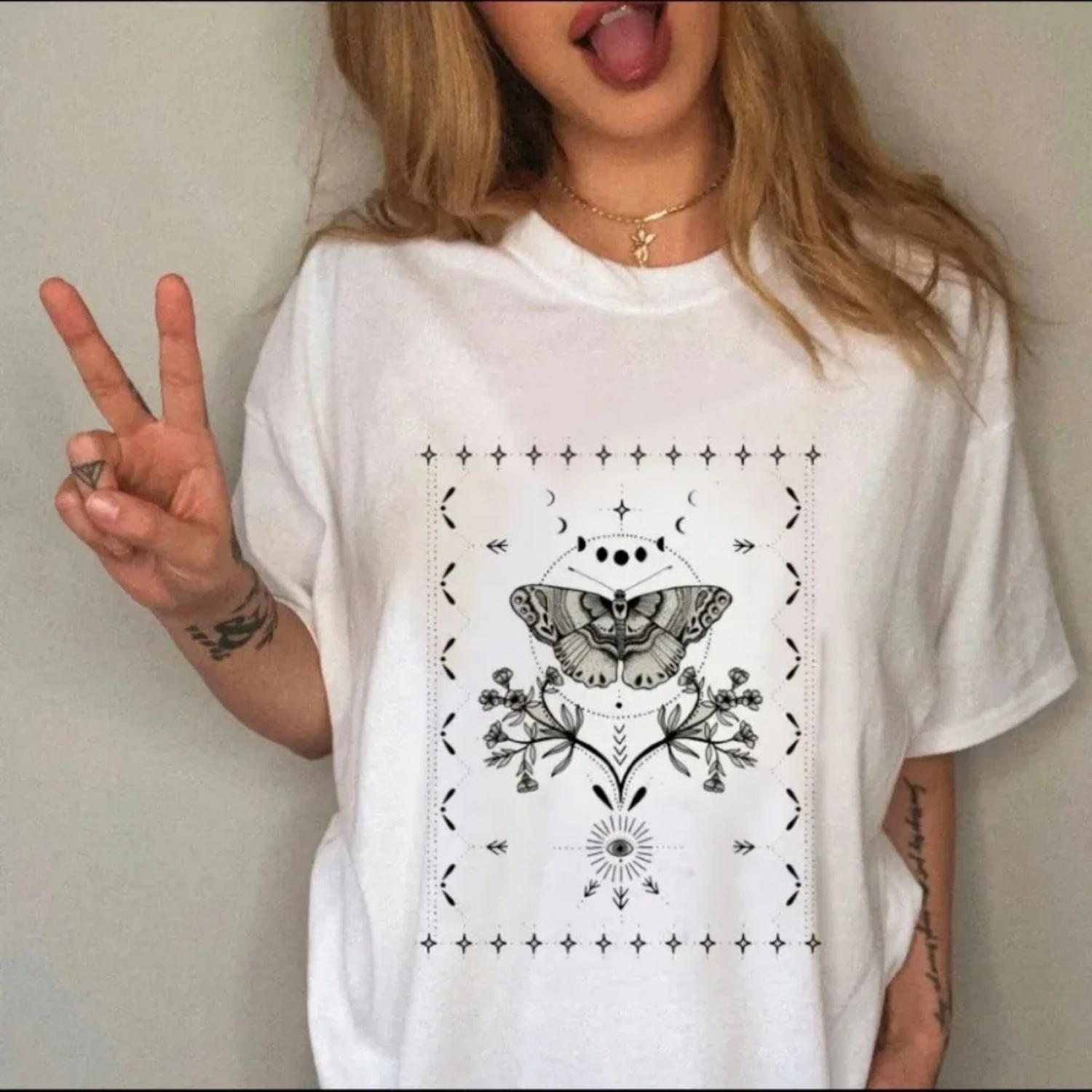 

Strawberry Tarot Cute T-Shirt Women 90s Lady Fashion Tees Female Short Sleeve Cartoon Clothes Print O-neck Tops Graphic Tshirts XXXXXL