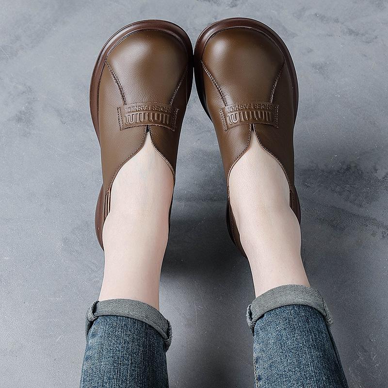 Retro British Style Women's Wide Fit Leather Chunky Heel Shoes - Top Grain Cowhide Round Toe Mom Shoes.