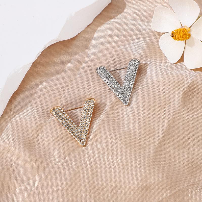 1/2Pcs Crystal Rhinestone Letter V Brooch Women English Alphabet Brooch Pin Corsage Unisex Collar Jewelry Clothes Bag Decor Gift