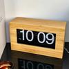 Retro Wooden Desk Clocks Mechanical Minimalist Silent Luxury Mini Flip Clock Aesthetic Nordic Wall Clock Design Unique Table Clocks Decoration
