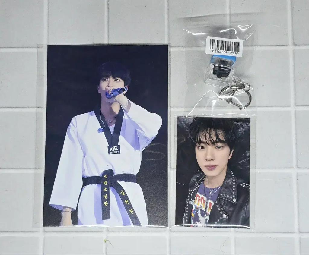BTS (Bangtan Boys) RUN SEOKJIN Goyang Bonus Set: Postcard, Poka, Keycap