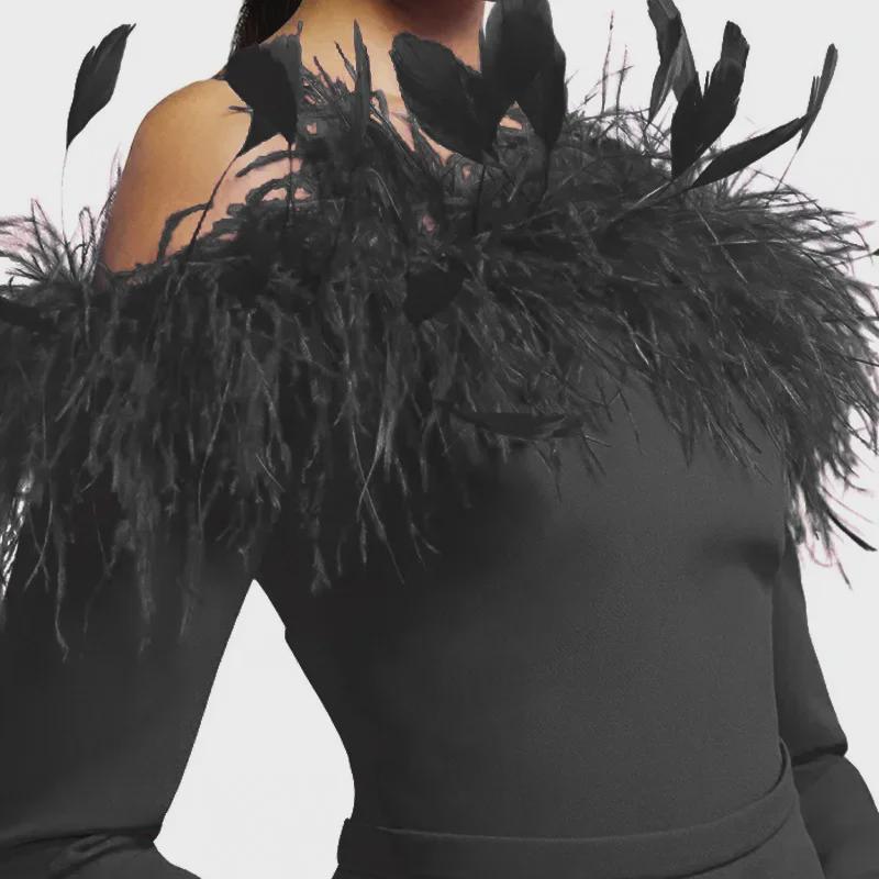 Presentamos el Último Vestido de Noche de Vendaje con Plumas de un Hombro - ¡Estilo Celebridad!