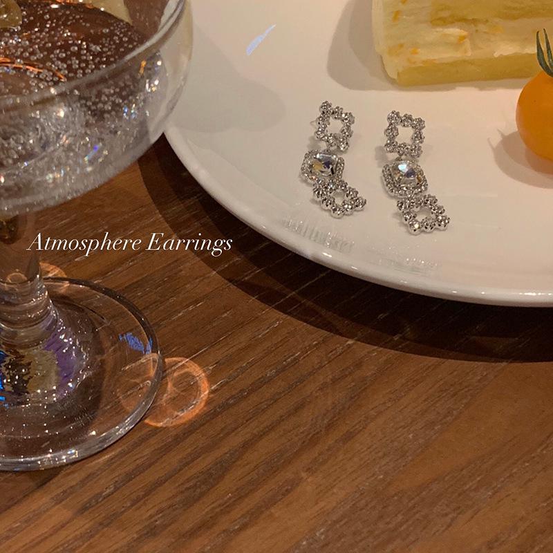 

Серьги-пусеты «Наследница чеболя»: Женские уникальные и элегантные украшения для ушей 2023