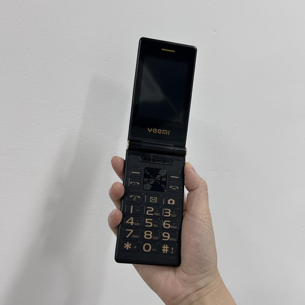 Brand New YEEMI M3-1 GSM 2G Flip Phone 2.8inches Screen Dual SIM Card 8MP Camera LED Light Loud Voice Big Button Mobile Phone