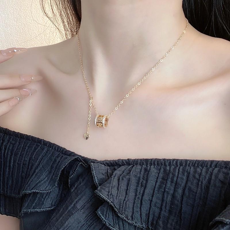 Schlanker Diamantring-Anhänger Titanstahl-Halskette: Unisex, Luxuriöser, Vielseitiger Schlüsselbeinketten-Schmuck