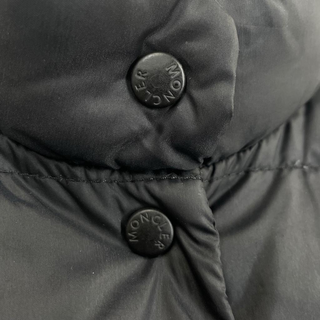 MONCLER (0) WOMEN Down vest black Authentic Model Z6HB021