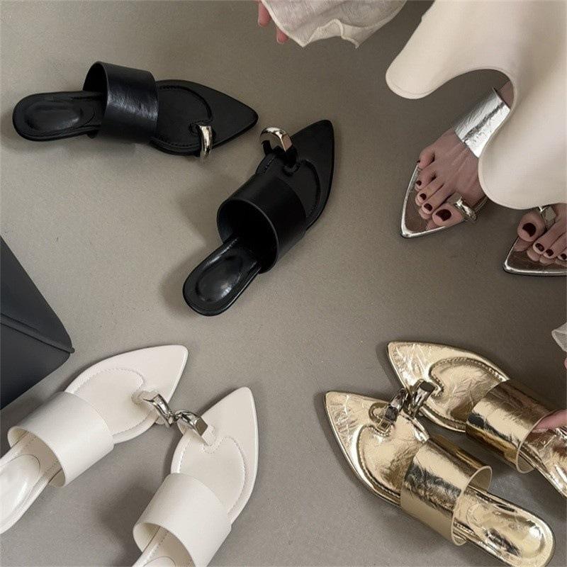 French retro toe slippers women's summer wear 2025 new pointed niche one-word drag toe metal buckle sandals