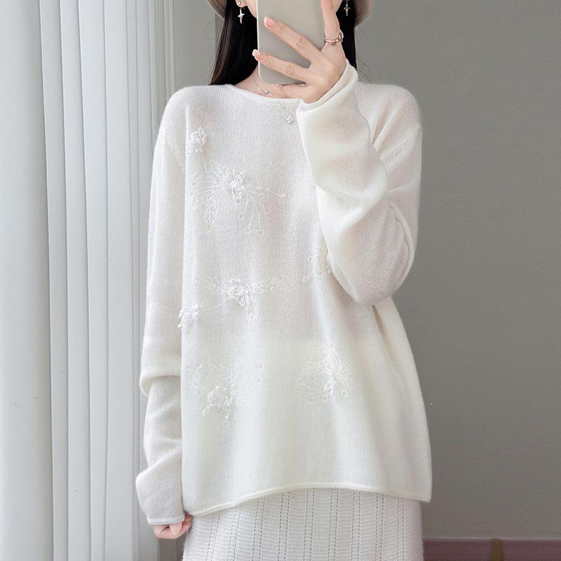 2026 Autumn/Winter Women's Pure Wool Hand-Embroidered Loose Knit Sweater with Round Neck and Long Sleeves