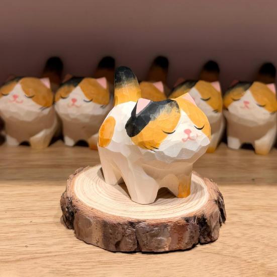 Cat Ornament Hand-Carved Wood Carving Compact Size Kitten Figure Wealth Symbol Desktop Car Bookshelf Decoration