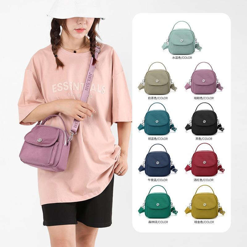 New canvas portable small lightweight multi-layer mother bag medium messenger bag Oxford cloth hand bag