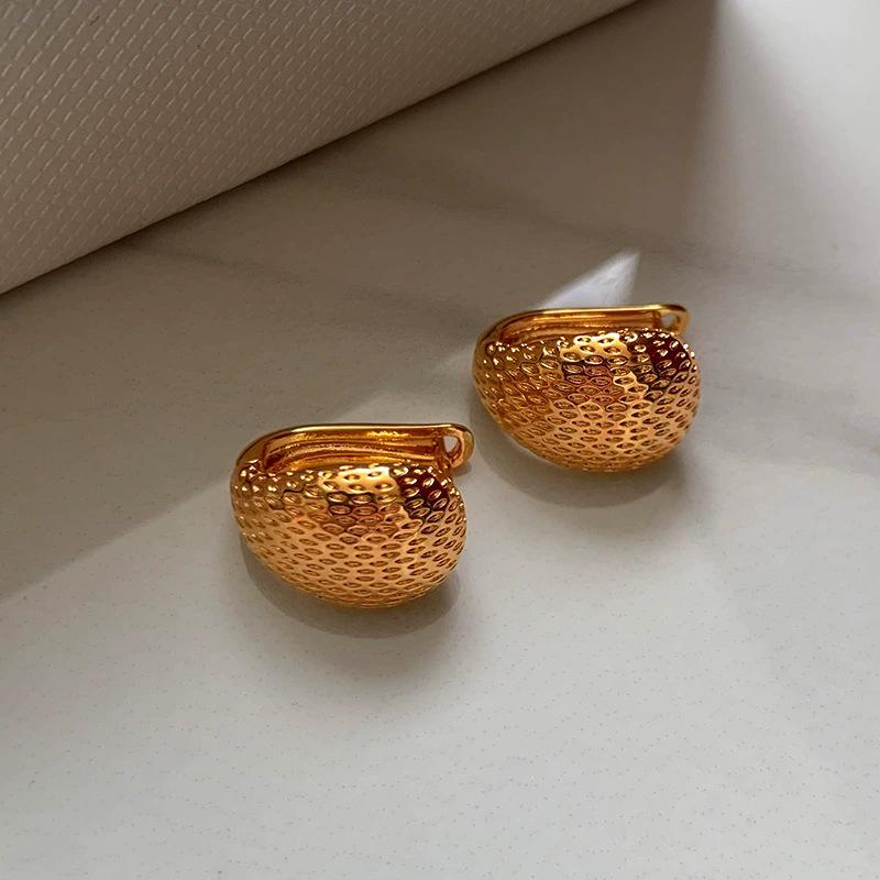 

Europe and the United States unique gold metal ear buckle women s high-end light luxury niche high-end new popular earrings earrings