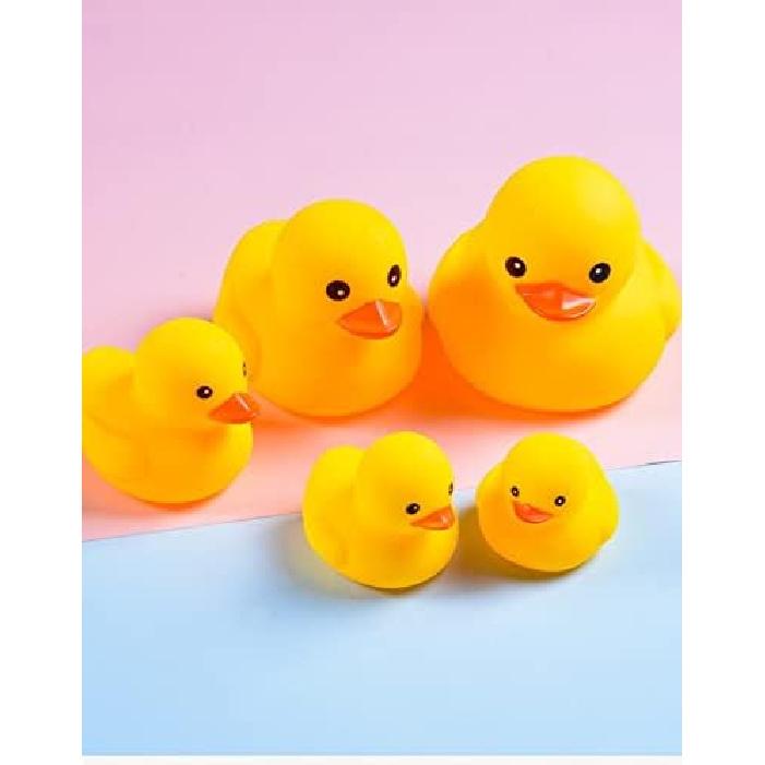 Bath Duck Toys 5 Pcs Rubber Duck Family Squeak Ducks Baby Shower Toy for Toddlers Boys Girls (Yellow Duck Family)