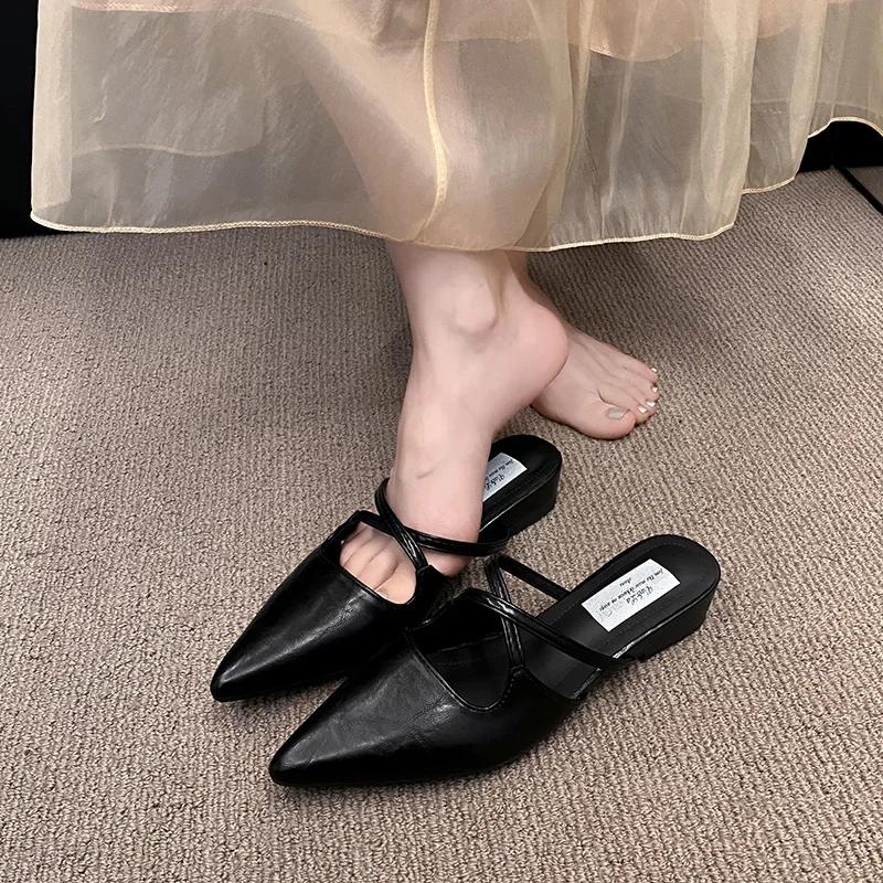 2025 Summer New Low Heel Slippers Close Toe Outdoor Mules Casual Pumps Street Style Woman Sandals Slip On Half Slippers Loafers