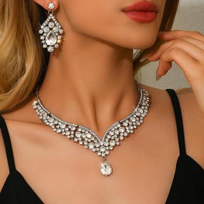 Vintage Evening Dress Jewelry Set: European & American Floral Necklace and Earrings