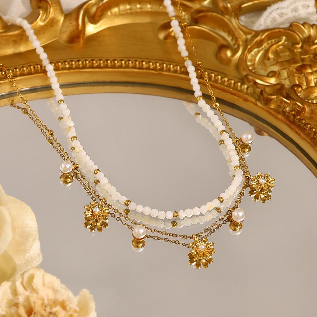 Simple Shell Beaded Necklace, High-End Niche Sunflower Sticky Pearl Pendant Stacked With Collarbone Chain