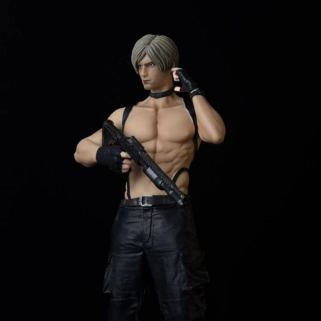 32Cm Hot Game Movie Leon 3Rd Generation Gk Action Figures Anime Model Trendy Collectible Toy Desktop Decoration Statue Ornament