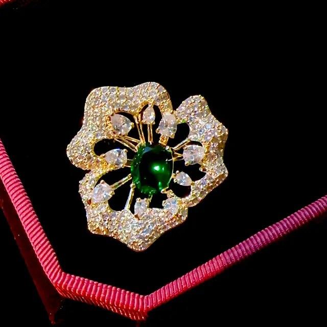 Fashion Small Flower Brooches Pins Luxury Micro-zircon Personality Snowflake Corsage Emerald Geometry Badge Female Accessories