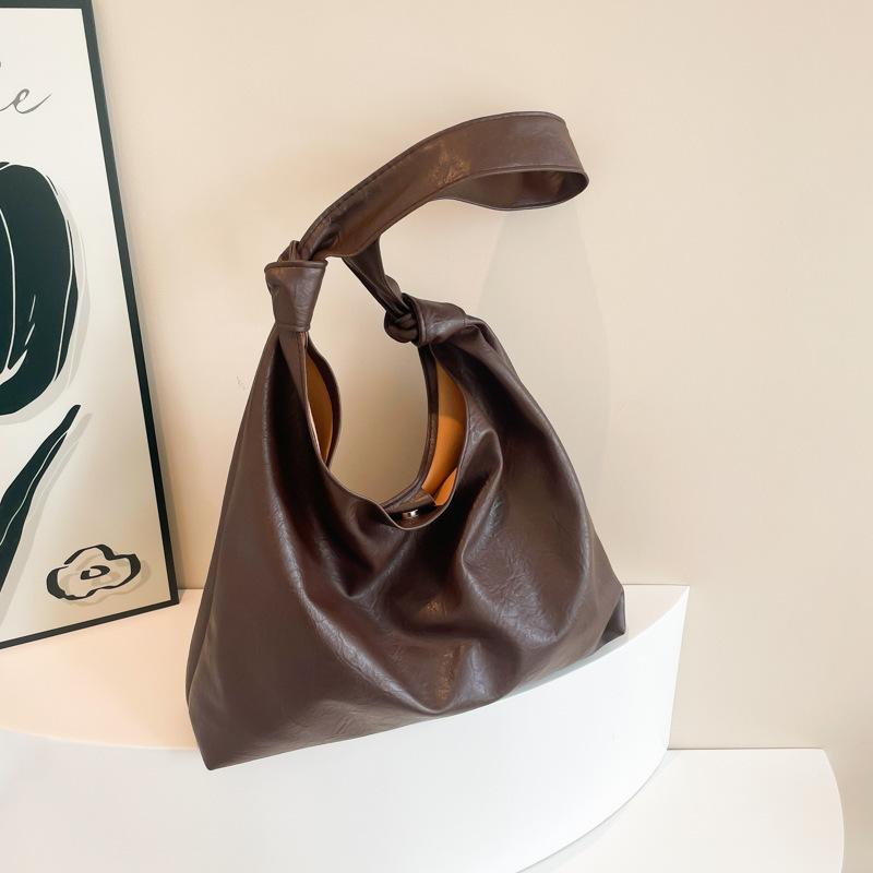 2025 Summer New Foreign Style Beautiful Tote Bag Shoulder Armpit Bag Fashionable Large Capacity Personalized Handbag Women's Middle School