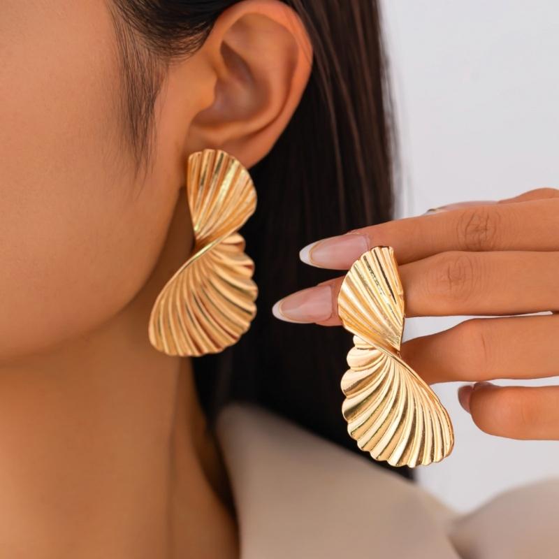 Trendy Alloy Studs Earrings with Distinctive Geometric Pattern Perfect for Women Who Love Statement Jewelry
