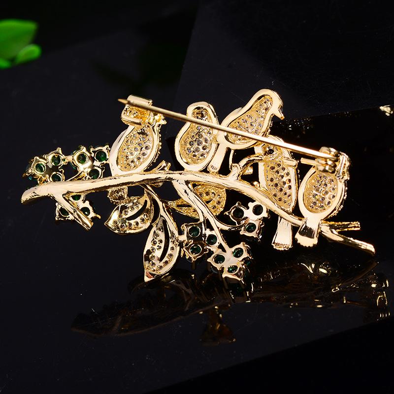 Chinese Magpie & Flowers Zircon Brooch – Exquisite Cheongsam Accessory