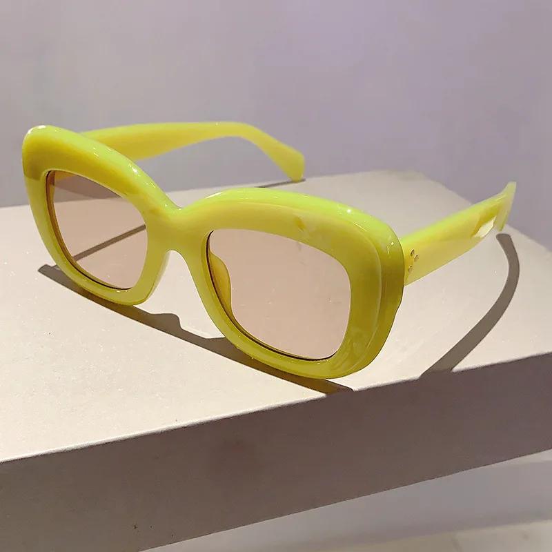 

New Luxury Brand Designer Big Frame Sunglasses Women Vintage Fashion Sun Glasses For Men Punk Pink Rivet Ladies Eyeglasses UV400
