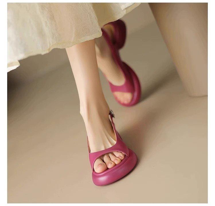 

Spring and summer new thick-soled one-word fish mouth buckle sandals casual stepping on shit soft-soled heightening women s shoes 40 розы красного