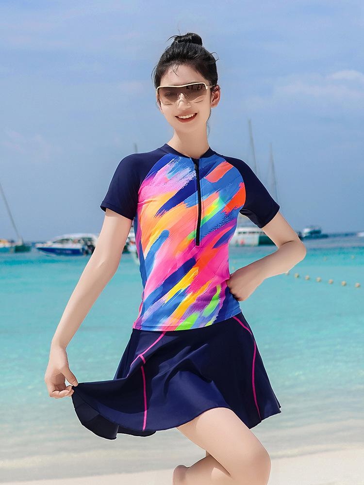 2025 Übergröße Sportliches Cover-Up Badeanzug mit Shorts im Split-Stil für Damen