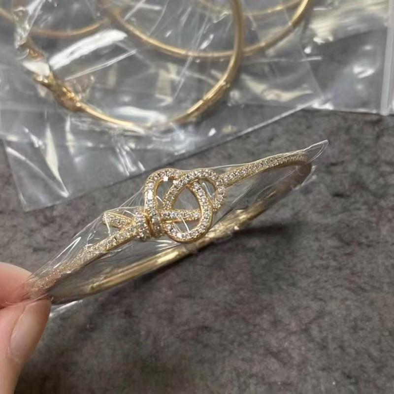 Stainless Steel V-Gold Plated Key Charm Knot Bracelet With Full Rhinestone Embellishment Handcrafted Hollow Design Women
