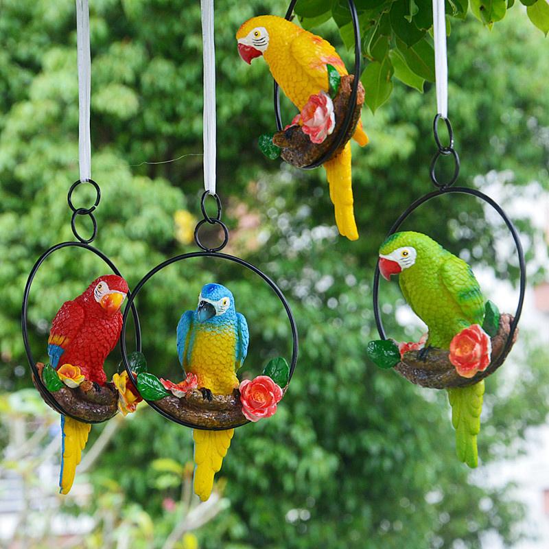 Creative Resin Parrot Hang On Tree Outdoor Garden Decoration Statue Animal Sculpture For Home Office Room Garden Decor Ornament