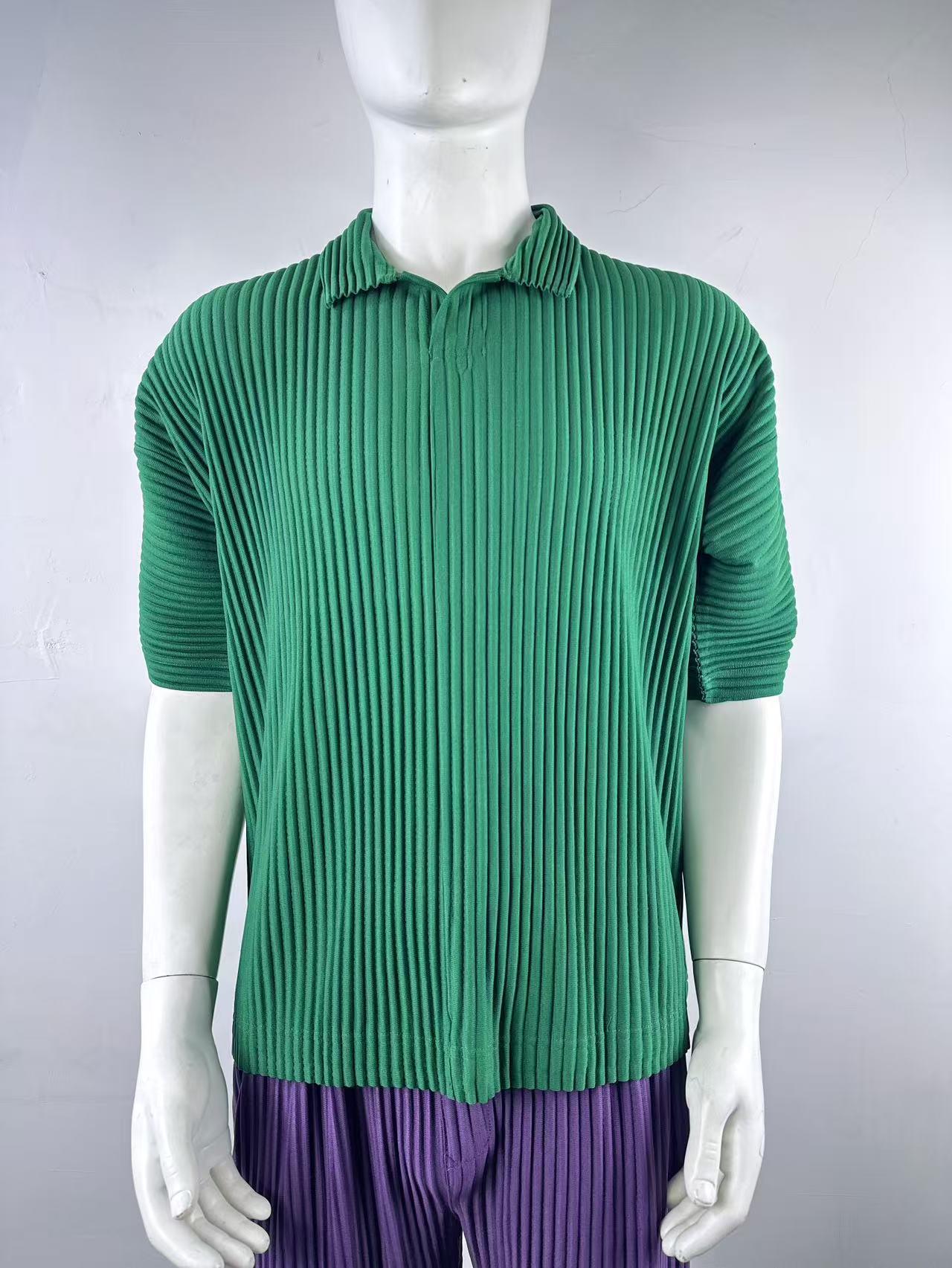 Miyake Vīriešu brīva piegriezuma krokota polo