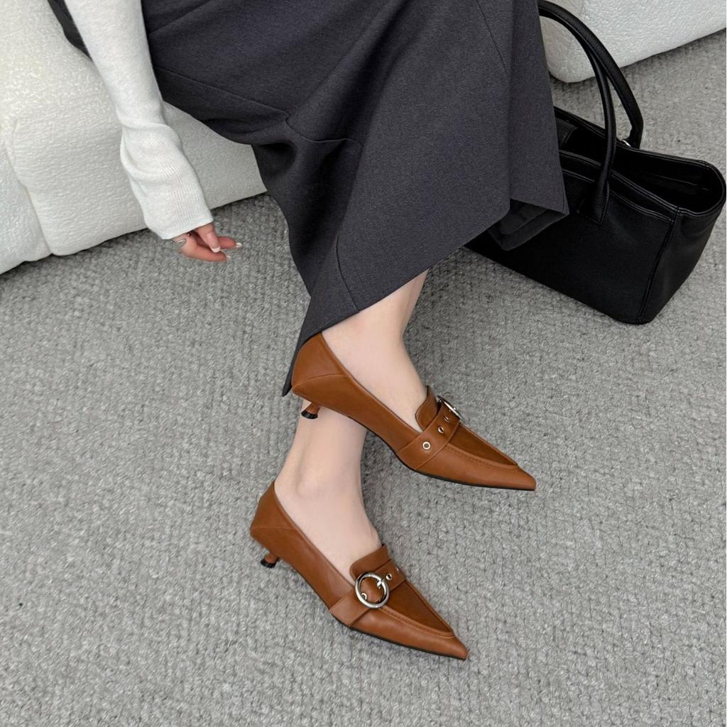 2025 New One-word Belt Buckle Dwarf Cat Heel Shallow Mouth Versatile Commuter Work Women's Single Shoes