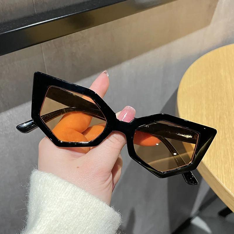 New In Fashion Cat Eye Sunglasses for Women Small Frame Tortoiseshell Design Live Broadcast Hip Hop Style Sun Glasses